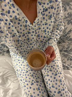 Winter Pajama Sets, Hot Home Outfit, Matching Pajama Sets Aesthetic, Pajama Dress Aesthetic, Silk Pyjama Aesthetic, Matching Pj Set Aesthetic, Floral Pjs Aesthetic, Colorful Pjs, Hippie Pajamas