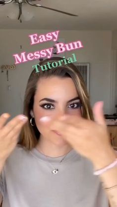 Medium Length Messy Bun Tutorial, Short Hair Messy Bun Tutorial, Fast Bun Hairstyles, How To Do A Messy Bun, Bun Hacks, Messy Bun Tutorials, Easy Updos For Short Hair, Easy Messy Hairstyles, Fine Hair Updo