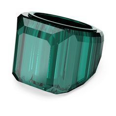 This hypnotic Lucent ring gives crystallized style a mesmerizing glow. The deep green design is beautifully cut to showcase Swarovski’s expert savoir-faire and features a grey ruthenium inlay for a sleek finish. Layer with other Lucent jewelry and let every moment glow.