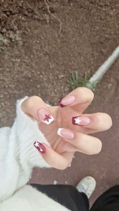 Square Acrylic Nails Aesthetic, Star Christmas Nails, Nails Volleyball, Nails Tips Design, Nail Art Designs Red, Nails Simple Design, Red White Nails, Fake Nails Designs