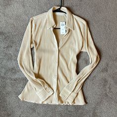 Nwt No Flaws Size Xs Fitted Beige Button-up Blouse, Fitted Cream Top With Buttons, Fitted Cream Shirt For Fall, Fitted Cream Shirt With Button Closure, Fitted Cream Shirt, Abercrombie Fitch, Button Downs, Fast Delivery, Womens Tops