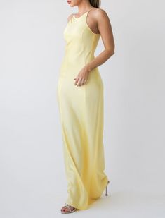 Picked right from Andie Anderson’s closet, this stunning maxi dress mixes timeless elegance with modern allure—and all we can say is: open back. Finished with gold horsebit hardware and a high neck, it’s effortlessly luxurious. Andie Anderson, White Dress Accessories, Knit Outerwear, Yellow Outfit, Vintage Bride, Going Out Dresses, Shop Maxi Dresses, Ball Dresses, Dress Accessories