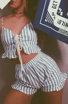 STRIPED SET Summer Outfits 2017, Pleats Pattern, Wide Leg Shorts, Crop Top And Shorts, Boutique Fashion, Striped Crop Top, Print Crop Tops, Short Suit, Style Outfits