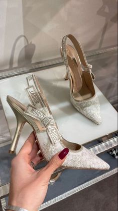 Dior Vibes, Wedding Shoes Designer, Dream Heels, Dior Wedding, Graduation Heels, Designer Shoes Women, Heels Luxury, Classy Heels, Beautiful Wedding Shoes