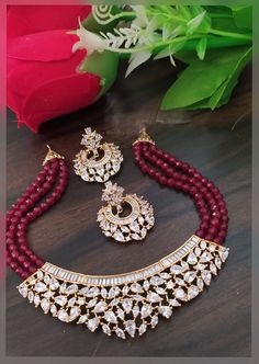 Dh Red Choker Necklace Indian, Bridal Necklace Indian, Ruby Red Necklace, Red Choker Necklace, Red Choker, Indian Choker Necklace, Choker Designs, Kundan Choker, Necklace Indian