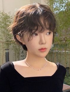 Want to switch up your hairstyle and try a instagram-worthy look? Look no further than these best short hairstyles! #hairstyle #asian Diana Haircut Korean, Trending Korean Haircut, Short Vintage Haircut, Korean Short Haircut For Women, Korean Short Curly Hair, Pixie Cut Korean Style, Short Kpop Hair, Pixie Haircut Korean, Korean Haircut Short