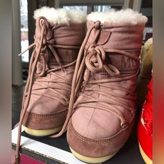 Yves Solomon X Moon Boot Rare Size 23-26 (7-9) Euc Moon Boot, Boot Shoes, Moon Boots, Kids Shoes, Shoe Boots, Kids Shop, Moon, Boots, Pink