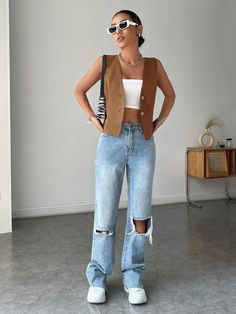 Vest Ootd, Primavera Outfit, Beige Vest Outfits For Women, Button Up Vest Outfit, Outfit Birthday, Woman Vest Outfit, Vest Outfits For Women, Outfit Elegantes, Instagram Outfits