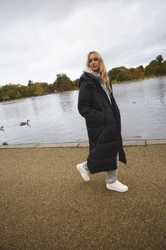 A Long Puffer: Zara Water Repellent Puffer Coat Black Puffer Outfit, Long Jacket Outfit, Puffer Outfit