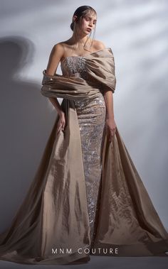 Off Shoulder Evening Gown, Mnm Couture, Couture Looks, Evening Dress Fashion, Ladies Gown, فستان سهرة, Old Hollywood Glamour, A Line Gown, Couture Gowns