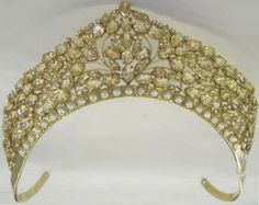 Lady's Diadem, USA (2007; yellow topazes, pearls, seed pearls, vermeil). Anastasia Crown, Hair Comb Accessories, Vintage Hair Combs, Russian Style, Hair Adornments, Unusual Jewelry, Royal Jewels, Russian Fashion, Crown Jewels