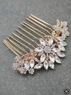 Rose Gold Hair Accessories, Everyday Wear Jewelry, Bridal Party Ideas, Hair Comb Accessories, Chique Outfits, Rose Gold Crystal, Magical Jewelry, Girly Accessories, Fancy Jewellery