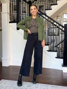 Fall Color Combinations You Should Try - Merrick's Art Cropped Black Pants Outfit Winter, Fall Outfits For Office Work, Casual Mum Outfit Winter, Teacher Outfits 2024-2025, Chelsea Boots Work Outfit Women, Dark Grey Dress Outfit, Mid Size Office Outfits, Teal Cardigan Outfit, Winter Outfits Work