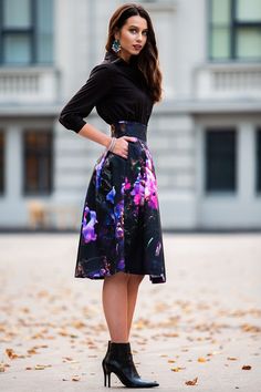 Floral Printed Skirt, High Waist Skirt, Plus Size Clothing Purple flared skirts with purple flower print. ➤ Features > Skirt length: 70 cm (27.5') > high waist skirts > waistband > wide front and back pleats > fully flared skirts > side pockets > mid length ➤ Sizing My Size Guide in FAQ section below will help you define the perfect size match. The item can also be made according to your measurements - just message them to me. ➤ Delivery Your item is made-to-order and will b Retro Black A-line Skirt, A-line Gathered Skirt For Cocktail, Cocktail A-line Gathered Skirt, Voluminous Knee-length Evening Skirt, Black A-line Retro Skirt, Black Retro A-line Skirt, Retro A-line Skirt For Party, Knee-length Pleated Cocktail Skirt, Knee-length Pleated Skirt For Cocktail