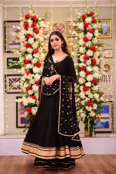 Pehli Si Mohabbat, Black Colour Dress, Dress Design Ideas, Asian Wedding Dress Pakistani, Desi Wedding Dresses, Asian Wedding Dress