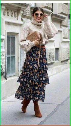 If you gravitate towards relaxed casual getups, why not take this combo of a beige knit turtleneck and a navy floral maxi skirt for a spin? To add a bit of oomph to this ensemble, introduce a pair of tobacco suede knee high boots to the mix. Rok Tile, Winter Office Wear, How To Wear Belts, Skirt And Sweater, Rok Outfit, Long Outfit, Rock Outfit, Trendy Skirts