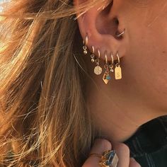 Lotus Flower Jewelry, Emerald Earrings Studs, Hoops Gold, Big Hoop Earrings, Gold Charms, Earring Gold, Sparkly Earrings, Ear Piercing, Ear Rings