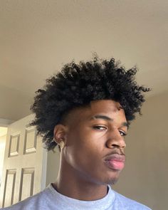 Taper Fade Haircut Black Curls, Sponge Hairstyles For Men, Black Hair Cuts Men Fade, Front Taper Haircut Black Men, 4c Men Hairstyles, Black Guys With Curly Hair, Afro Taper Fade Black Men, Curly Taper, Taper Fade Afro