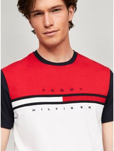 Tommy Hilfiger men's T-shirt. Made from premium soft cotton and cut in an easy fit, this tee features our colorblock flag stripe logo across the chest.  Material: 100% Cotton. Tommy Hilfiger Man, Logo T Shirt, Tshirt Logo, Color Blocking, Tommy Hilfiger, Men's T Shirt, Flag, Crew Neck, ? Logo