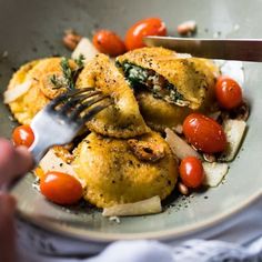 (Pillowy-Soft!) Spinach & Ricotta Keto Ravioli Keto Ravioli, Keto Lasagne, Grain Free Pasta, Spinach Ricotta, Low Carb Pasta, Keto Foods, Diet Vegetarian, Ketogenic Recipes, Mediterranean Diet