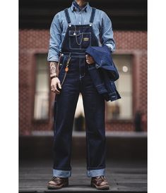 Retro elegance and modern comfort come together in these vintage overalls.      These vintage men's overalls are the perfect embodiment of timeless elegance. Designed for those who want to combine style and functionality, these overalls are made from high-quality denim, ensuring durability and comfort . Their classic cut and neat details recall the charm of workwear from years gone by.   These men 's overalls not only offer a vintage look , but also modern comfort. Thanks to their loose fit, they adapt perfectly to all figures, offering optimal freedom of movement. Adjustable straps and practical pockets add a touch of functionality.   Details of the Vintage Look Retro Overalls     Vintage style   Fabric Type: Denim   Decoration: pockets   Size: S - XL   2 colors available   Limited quant Mens Denim Overalls, Mens Workwear Style, Farmer Chic, 1920 Style, Jumper Fits, Sweat Vintage, Overalls Vintage, Vintage Overalls, Overalls Men