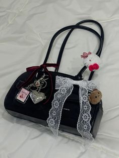 Standoil Bag, Decorated Bags, Handbag Essentials, Sketches Simple, Fancy Bags, Bags Aesthetic