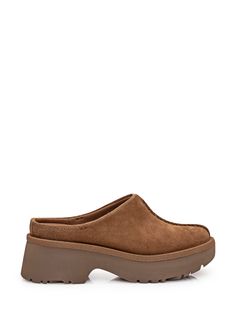 Suede foot with wide heel. Slip-on. Patch logo on the back. Composition: Outside:, 100% Leather Lining:, 100% Fabric Sole:, 100% Rubber Wide Heels, Sheepskin Boots, Gorgeous Bags, Sneaker Wedge, Online Bags, Bridal Shoes, Manolo Blahnik, Shoe Brands, Valentino Garavani