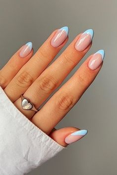 Ongles Baby Blue, Nail Design Gold, Light Blue Nail Designs, Light Blue Nails, Baby Blue Nails, Short Fake Nails, Cute Simple Nails, Purple Nail, French Tip Acrylic Nails