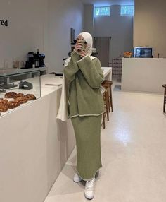 Modest Sets Hijab, Petite Hijab Outfit, Cute Abayas, Modest College Outfits, Abaya Fits, Clothes For Veiled Women, Halal Outfits, Hijab Fits, Modest Outfits Muslim