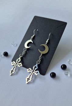 Gothic style earrings made of 304 metal with ear hooks made of 925 silver. Piercing Reference, Alt Style Outfit, Alt Style, Gothic Earrings, Cross Earrings, Gothic Style, Ear Hook, Style Earrings, Style Outfits