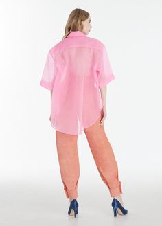 "SGinstar shocking pink nature thai silk organza t-shirt -Made to order for every sizes -For the perfect t-shirts and fast ship please give me your size ( bust, waist and hips) -Please check my sizes chart before ordering -T-shirts made with natural thai silk organza -Color: more than 18 colors -Dry clean only SGinstar Size Guide UK4/US0/EU32/AU4 Bust 31\"(78cm.) Waist24\"(60cm.) Hips33\"(83.5cm.) UK6/US2/EU34/AU6 Bust32\"(80.5cm.) Waist25\"(63cm.) Hips34\"(86cm.) UK8/US4/EU36/AU8 Bust33\"(83cm. Pink Nature, Thai Silk, Shocking Pink, Hawaiian Dress, Pink Prom Dresses, Feather Dress, Summer Clothing, Silk Organza, T Shirt For Women