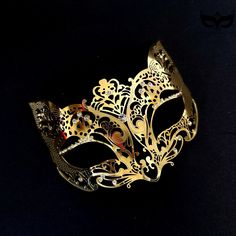 Our elegant fox masks are perfect for any party or elegant occasion!! S H I P P I N G  -   Processed same day or within 24 hours.  1-2 day guaranteed delivery services offered, add items to cart and click on shipping tab for rates.  Pls leave a check out note with your need date & contact number (especially for expedited and custom orders)   Msg for delivery time frames (Include your state/country).  I N C L U D E D Mask comes with matching ribbons  S I Z E   6.75" wide x 3.25" Detailed dimensio Luxury Fantasy Masks For Costume Party, Gold Fantasy Style Masquerade Mask For Party, Gold Fantasy Mask For Costume Party, Fox Costume Women's, Fox Maskerade Mask, Fox Masquerade Mask, Dark Masquerade, Autumn Masquerade Mask, Animal Masquerade Mask