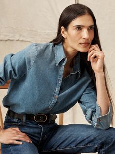 Women's Tops & Blouses | Banana Republic Fall Denim Trends, Short Sleeve Denim Shirt, Black Linen Pants, Wardrobe Consultant, Tulle Maxi Skirt, Womens Denim Shirt, Fall Denim, Denim Trends, Trends 2024