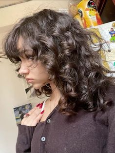 Bangs Inspo Curly Hair, Layered Bangs Wavy Hair, Fringes For Wavy Hair, Layered Wavy Curly Hair, Layered Curly Hair With Bangs, Hair Inspo Layers, Masc Hair