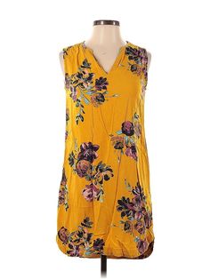 BeachLunchLounge Casual Dress Size: Small Yellow Dresses - used. 100% VISCOSE, V-Neck, Short, Sleeveless | BeachLunchLounge Casual Dress: Yellow Dresses - Used - Size Small Yellow Casual Dress, Yellow Dresses, Yellow Floral Dress, Dress Yellow, Yellow Print, Print Dresses, Old Navy Women, Yellow Dress, Second Hand Clothes