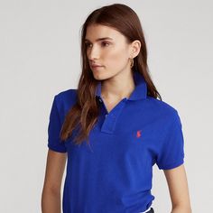 Find RALPH LAUREN Classic Fit Mesh Polo Shirt on Editorialist. First introduced in 1972 our Polo shirt now comes in a variety of colors and styles but remains just as iconic as the original. This Classic Fit cotton mesh version has a straight silhouette that channels a borrowed-from-the-boys vibe-without being oversize. Polo Shirt Outfit Women's, Polo Shirt Outfits, Polo Outfit, Francoise Hardy, Sport Women, Polo Women, Ralph Lauren Sport, Sport Chic, Polo Shirt Women