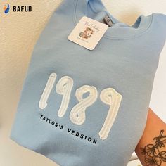 1989 Taylor Version Embroidered Crewneck T-Shirt, Sweatshirt for Men Women Shirt Taylor Swift Hoodie Merch, Eras Tour Embroidery, Taylor Version, Taylor Swift Shirts, Taylor Swift 1989, Embroidered Crewneck, Taylor Swift Fan, Sweatshirt For Men, Embroidered Hoodie