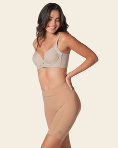 ¡Tendrás una figura moldeada con confort total! Este panty faja está elaborado con alta tecnología sin costuras para darle a tu cuerpo la forma que tanto quieres, la comodidad que necesitas para el día a día y un aspecto invisible para que no se marque en tu ropa. Cubre desde el abdomen hasta las rodillas, generando compresión suavemente la cintura, los muslos, el abdomen medio y bajo. Está elaborado con tecnología SkinFuse® sin cortes ni costuras para evitar las marcas en la ropa y en la piel y Compressive Beige Shapewear With Built-in Bra, Sculpting Shapewear With Built-in Bra, Mid-thigh Length, Compressive Mid-thigh Shapewear With Medium Bust Support, Compressive No-show Smoothing Shapewear, Supportive No-show Shapewear With Built-in Bra, Compression Beige Shapewear With Built-in Bra, Beige Compression Shapewear With Built-in Bra, Compressive Smoothing Shapewear, Supportive Compressive Smoothing Shapewear