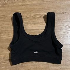 Alo Wellness Bra, Alo Clothing, Alo Yoga Clothes, Modest Workout, Gym Ootd, Lulu Outfits, Pilates Outfit, Gymwear Outfits, Gym Crush