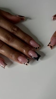 Free Style Nails Design, Nude And Black Nail Designs, Nude Nails With Black Design, Brown Acrylic Nails, Hard Nails, Girly Acrylic Nails, Simple Acrylic Nails, Short Square Acrylic Nails, Unique Acrylic Nails