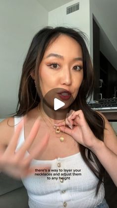 Vera on Instagram: "Ultimate necklace hack #jewelryhacks #necklaces #jewelry" How To Accessorize An Outfit Jewelry, Necklace Hack, Styling Clothes, Jewelry Hacks, Upcycle Clothes Diy, Jewelry Instagram, Clothes Diy, Household Tips, Necklaces Jewelry