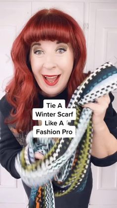 Tie A Winter Scarf, Winter Scarf Tying, Scarf Tricks, Fashion Scarf Tying, Tying Scarves, Ways To Tie A Scarf, Tie Scarves