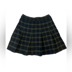 Nwt - Hollister Plaid Pleated Skirt - Hunter Green, Black, Mustard Plaid - Size Xs - Soft And Cozy Adorable Skirt - Perfect For A 90’s Clueless Look - Clean | Nonsmoking Home - 16” In Length Slytherin Script, Descendants Oc, Green Plaid Skirt, Plaid Pleated Skirt, Clueless, Plaid Skirts, Green Plaid, Descendants, Hunter Green