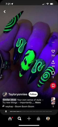 Halloween Nails Acrylic Oogie Boogie, Ooey Boogie Nails, Bogie Boogie Nails, Oogie Boogie Halloween Nails, Nightmare Before Christmas Nails Oogie Boogie, Oogie Boogie Nails Almond, Oogy Boogie Nails, Oggie Boggie Nail Designs, Oggy Boggy Nails