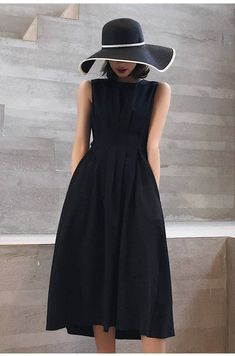 Vintage black white sleeveless ofiice midi dress White Women Dresses, Casual Elegant Style, Tank Top Skirt, Dress Sleeve Length, Sleeveless Outfit, Casual Party Dresses, Casual White Dress, Summer Black Dress, White Dresses For Women