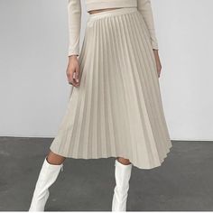 Oak + Fort Pleated Skirt In Beige. Brand New. Elastic Waistband Chic Khaki Skirt For Fall, Elegant Non-stretch Beige Skirt, Winter Beige Pleated Skirt, Cream Lined Skirt For Fall, Beige Fitted Knee-length Pleated Skirt, Beige Flared Skirt For Winter, Winter Beige Flared Skirt, Non-stretch Flared Beige Skirt, Non-stretch Beige Midi Skirt