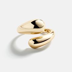 Emeri Ring | Silver | Alexa Kelley Luxury Yellow Gold Rings For Everyday, Minimal Gold Jewelry, Minimal Gold, Twisted Ring, Jewelry Essentials, Twist Ring, Classic Jewelry, Ring Size Guide, Cuff Earrings