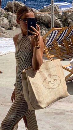 Classy Beachwear For Women, Ibiza Beach Outfit, Neutral Summer Dress, Europe Beach Outfits, European Summer Outfits 2023, Euro Summer Fashion, European Beach Outfit, Spring 23 Fashion Trends, Cabana Outfit