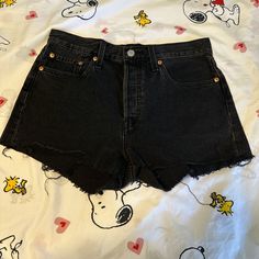 Never Worn Casual Black Shorts With Button Closure, High Rise Black Jean Shorts With Button Closure, Black Relaxed Fit Short Jeans, Levi's Casual Jean Shorts With Button Closure, Black High Rise Shorts With Button Closure, Black Jean Shorts With Button Closure, Black Jean Shorts With Button Closure For Summer, Black Button Closure Jean Shorts, Summer Black Jean Shorts With Button Closure