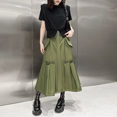 Women's army green streetwear summer high waist skirt Skirts Fall, Streetwear Skirt, Everyday Skirt, Army Green Skirt, Women's Street Style, Everyday Skirts, Loose Skirt, Skirt Streetwear, Body Skirt